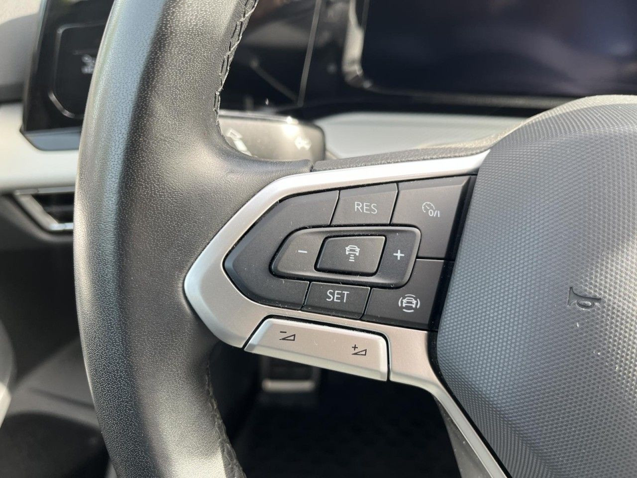 Golf VIII 1.5 TSI Move (LEDPlus+NAVI+RearVieW+APP)