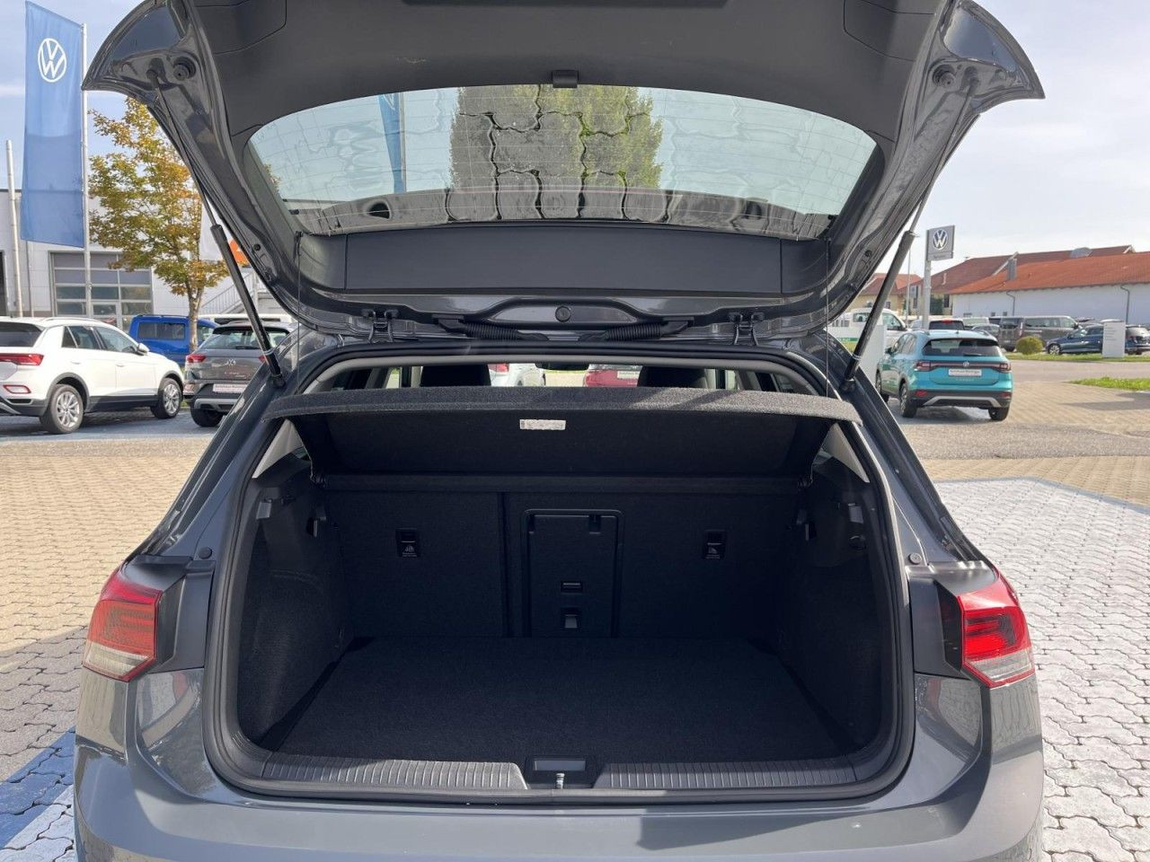 Golf VIII 1.5 TSI Move (LEDPlus+NAVI+RearVieW+APP)