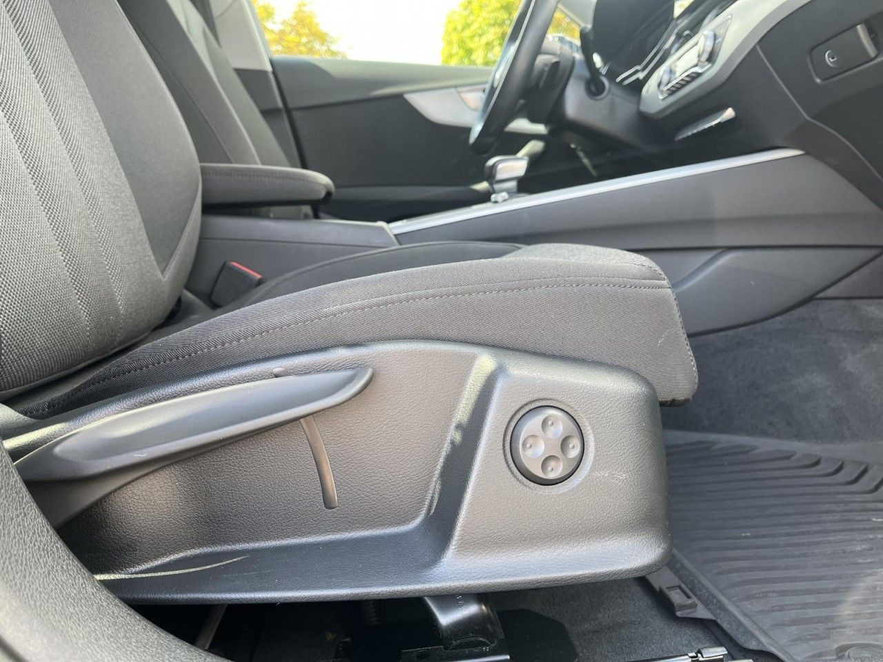 A4 Avant 40 TDI quattro S tronic (Navi, LED, AHK)