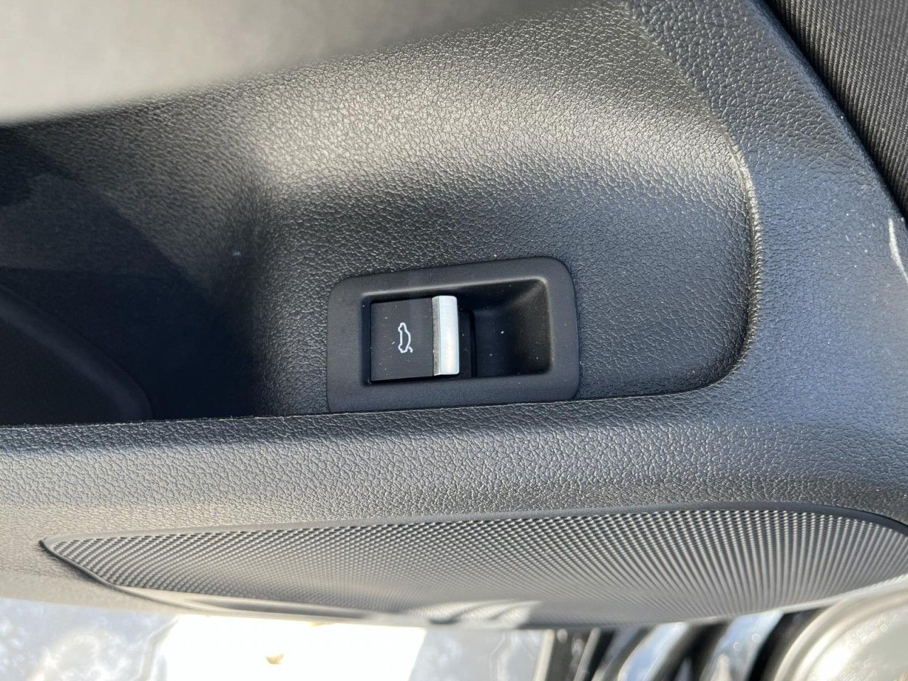 A4 Avant 40 TDI quattro S tronic (Navi, LED, AHK)