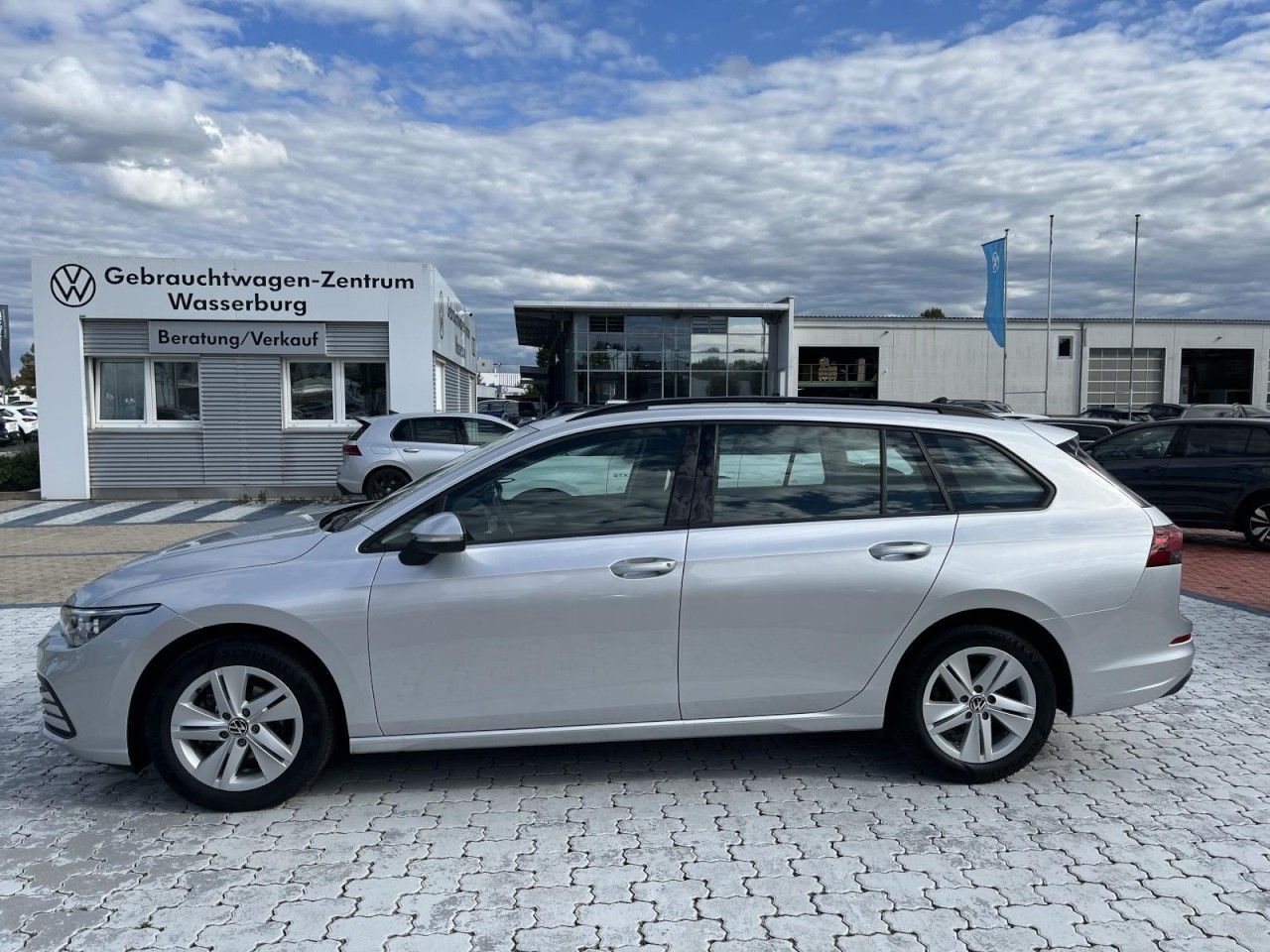 Golf VIII Variant 1.5 eTSI Life DSG (LEDPlus+NAVI+APP+ACC)