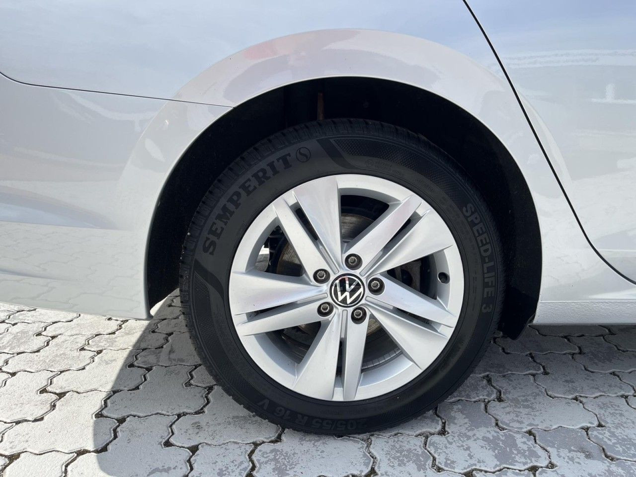 Golf VIII Variant 1.5 eTSI Life DSG (LEDPlus+NAVI+APP+ACC)
