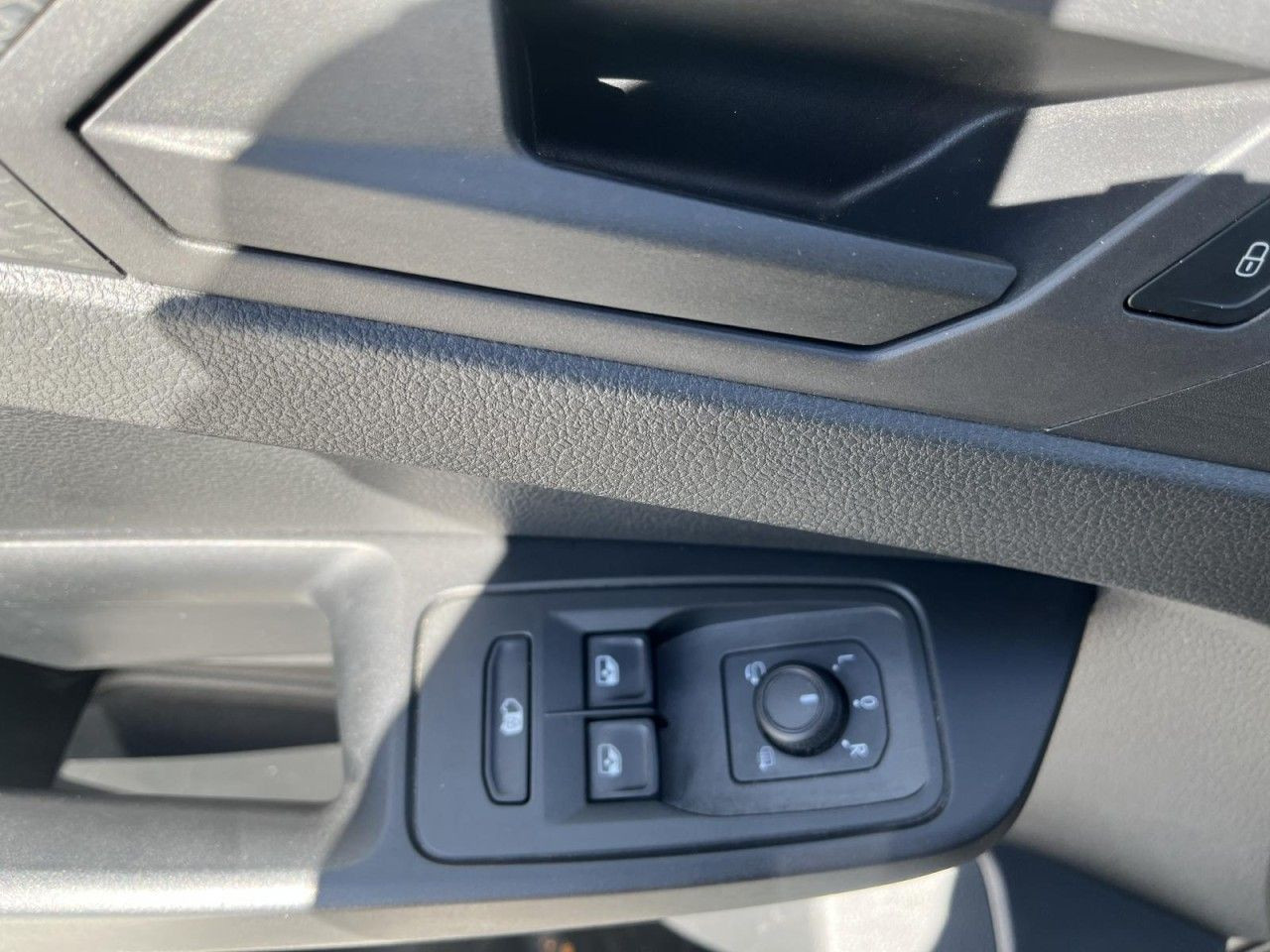 Caddy Cargo 2.0 TDI DSG (LED+NAVI+RearView+Standh.+Temp.)