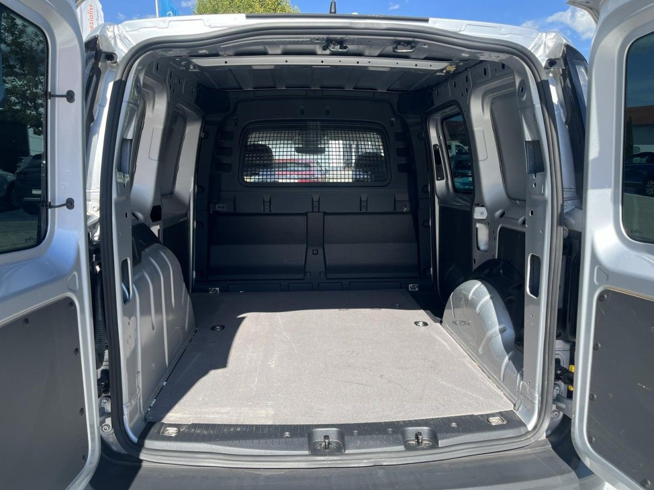 Caddy Cargo 2.0 TDI DSG (LED+NAVI+RearView+Standh.+Temp.)