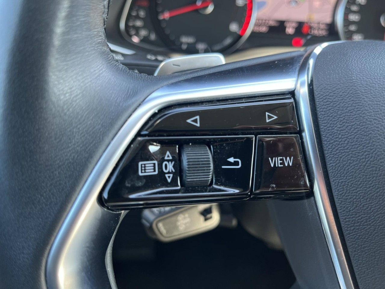 A6 Avant 40 TDI quattro S tronic (LED+ACC+AHK)