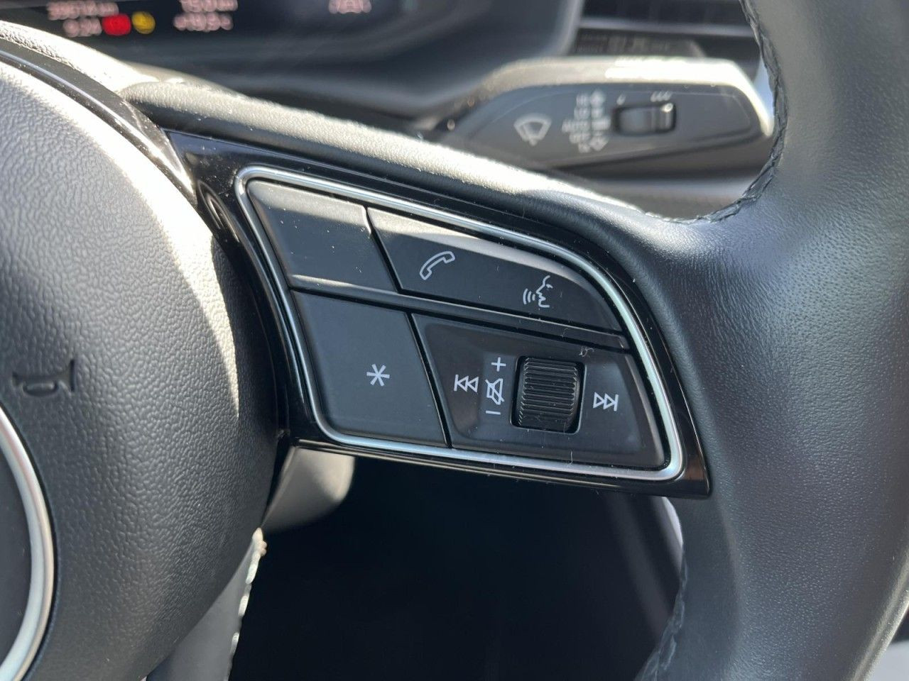 A1 Sportback 1.0 TFSI Advanced S-Tronic (LED,Sounds.)