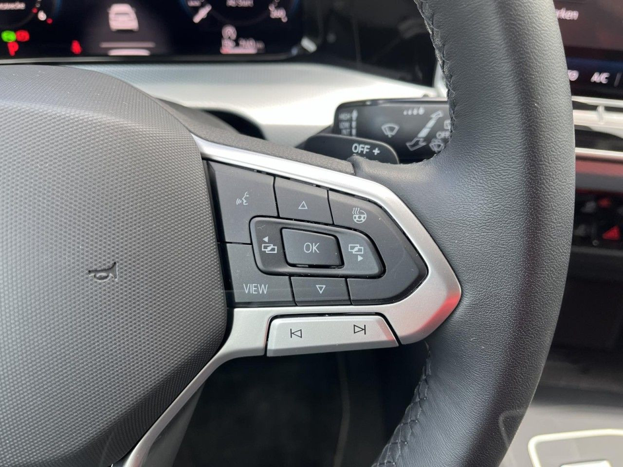 Golf VIII GOAL 2.0 TDI DSG (LEDPlus+NAVI+APP+AHK+ACC+RearView)