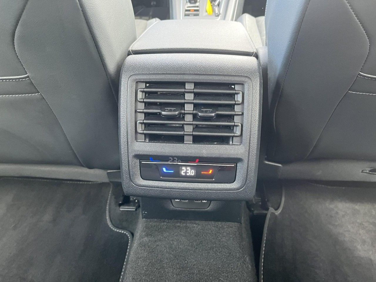 Golf VIII GOAL 2.0 TDI DSG (LEDPlus+NAVI+APP+AHK+ACC+RearView)
