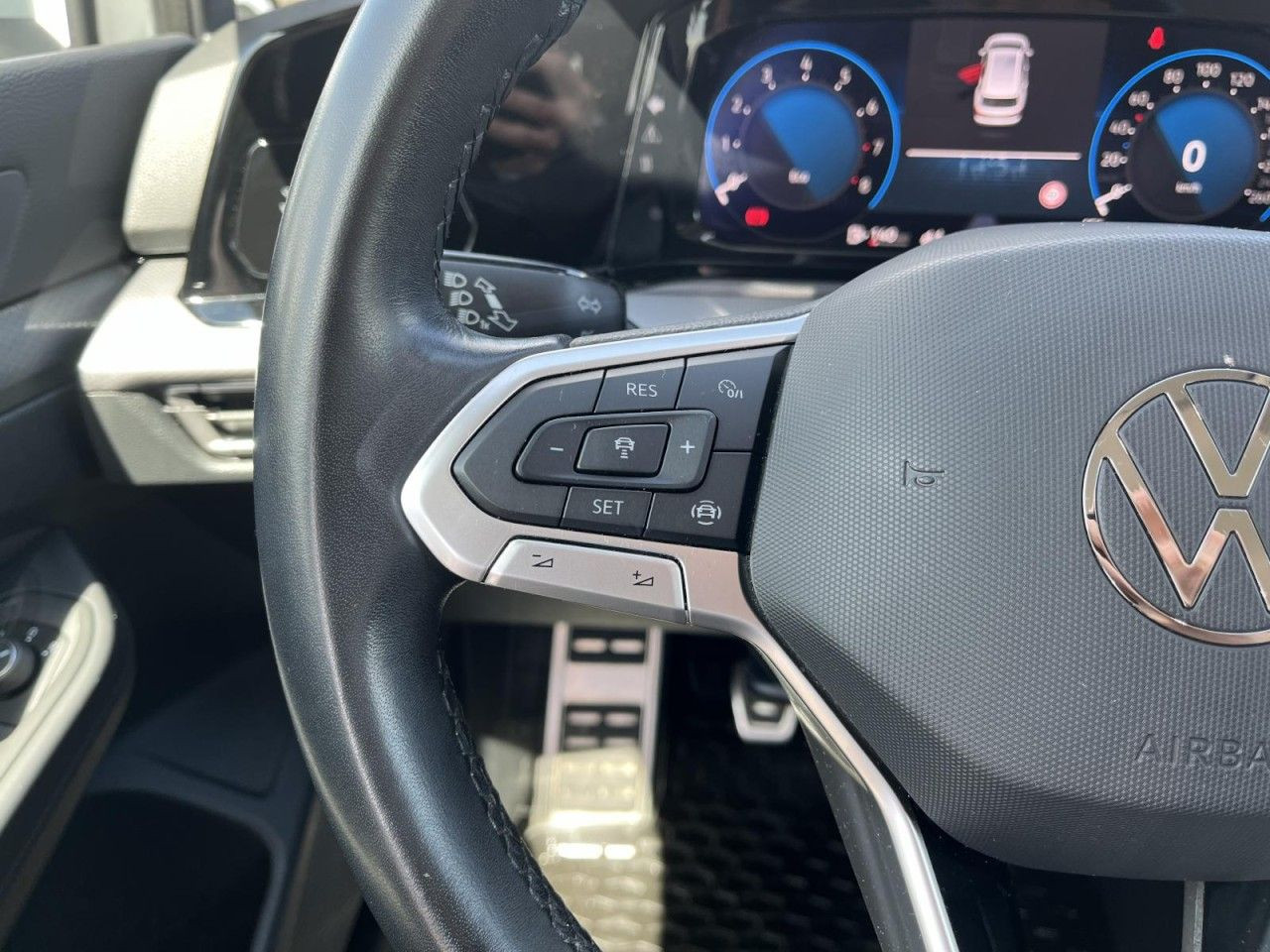 Golf VIII Variant 1,5 TSI Active (NAVI+LED+APP+SH+Standh.)