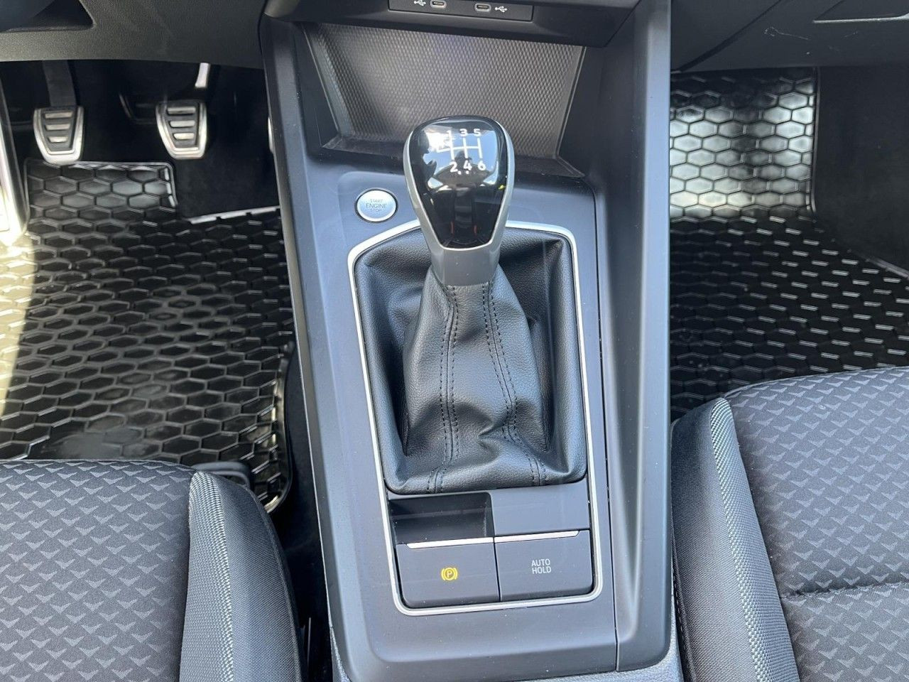 Golf VIII Variant 1,5 TSI Active (NAVI+LED+APP+SH+Standh.)