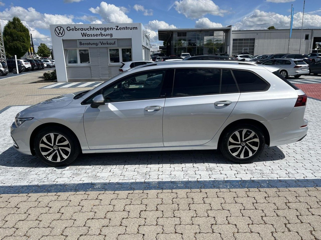 Golf VIII Variant 1,5 TSI Active (NAVI+LED+APP+SH+Standh.)
