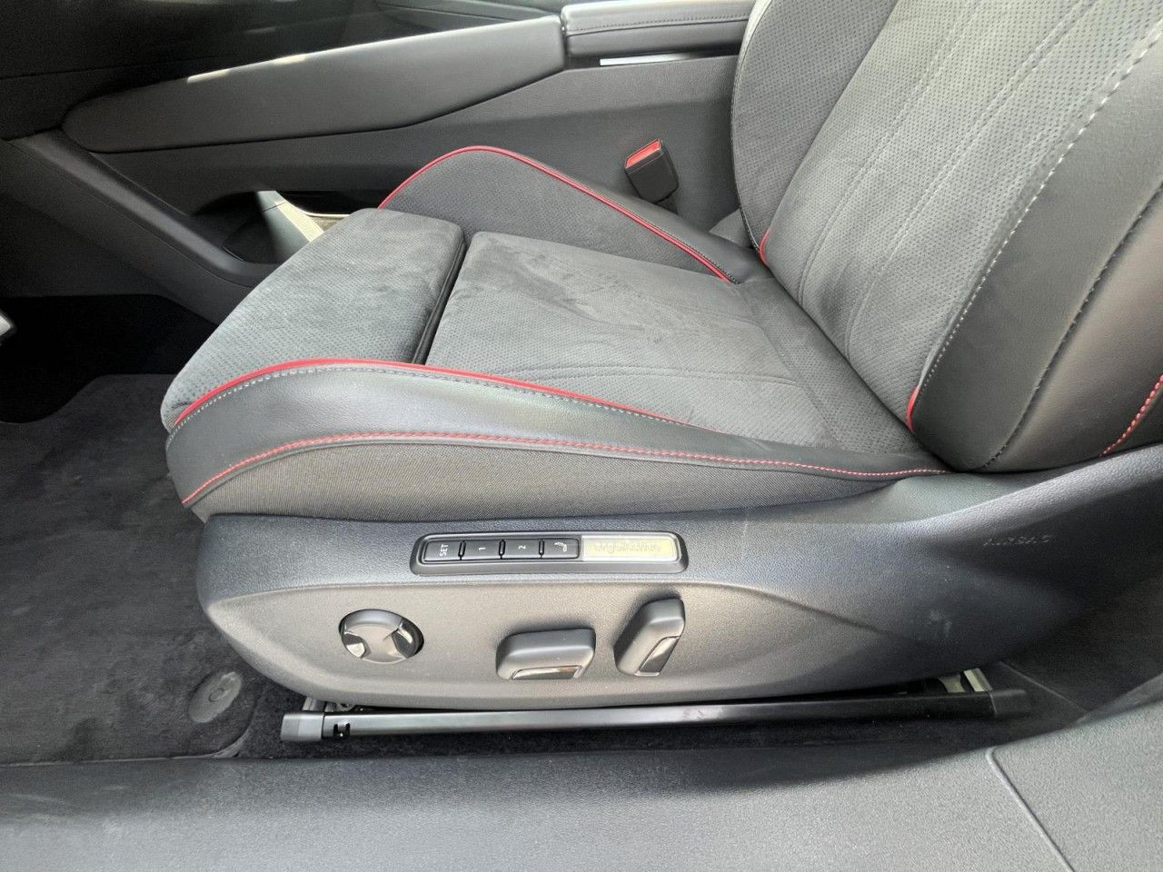 ID.7 Tourer GTX 4Motion (LED+NAVI+IQDrive+APP+ACC+AHK+Panorama)