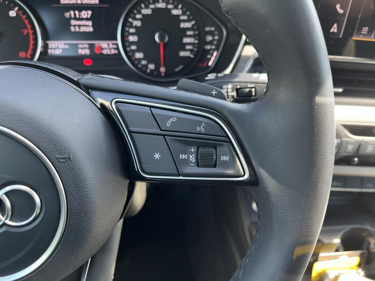A4 Avant 40 2.0 TFSI S-Tronic (LED+Navi+AHK+R-Kamera+Sound)