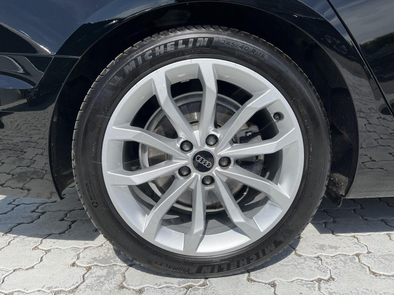 A4 Avant 40 2.0 TFSI S-Tronic (LED+Navi+AHK+R-Kamera+Sound)