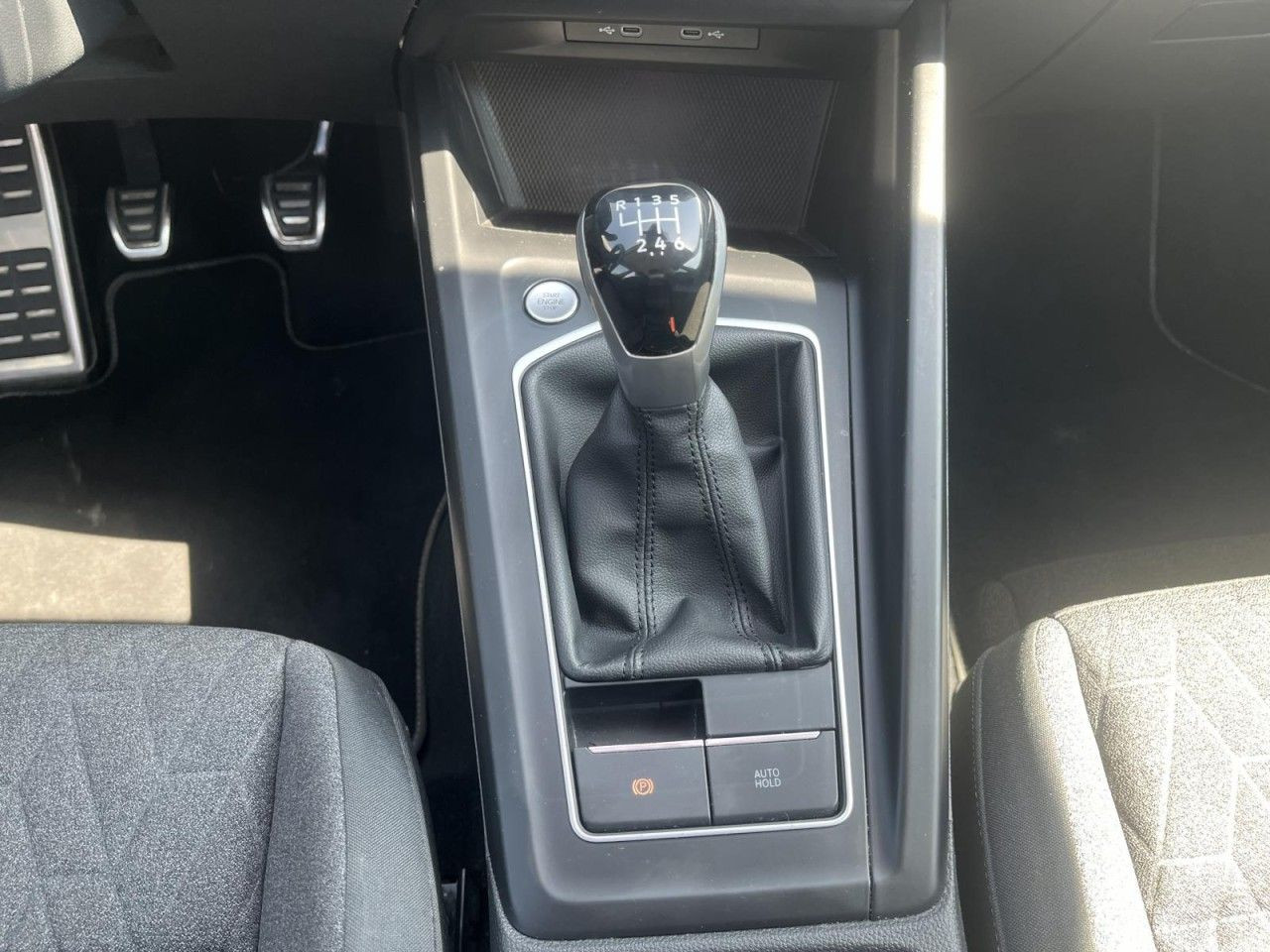 Golf VIII Variant 1.5 TSI Move (LEDPlus+NAVI+APP+RearView)