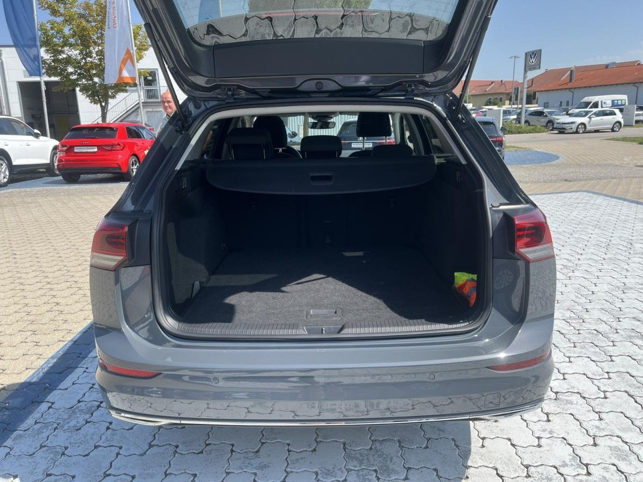 Golf VIII Variant 1.5 TSI Move (LEDPlus+NAVI+APP+RearView)