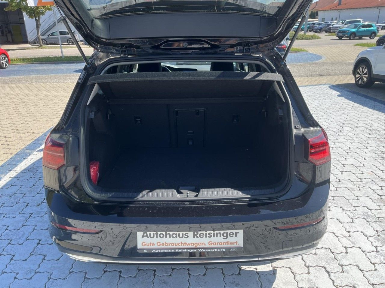 Golf VIII 1.5 eTSI Life DSG (MatrixLED+NAVI+APP+HeadUp+ACC)