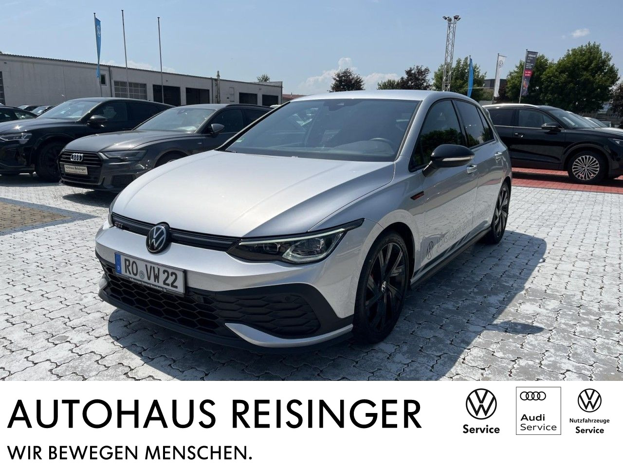 Golf VIII 2.0 l GTI Clubsport (Black Style+Navi+Rear View)