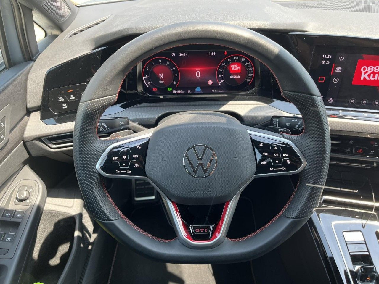Golf VIII 2.0 l GTI Clubsport (Black Style+Navi+Rear View)