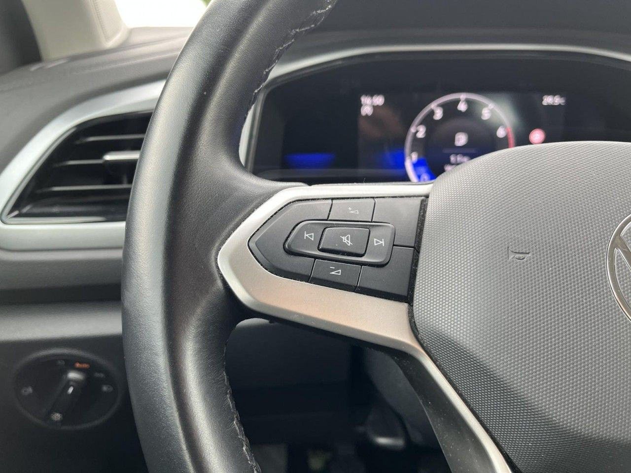 T-Roc 1,5 TSI Life (Navi+AppConnect+DAB+)