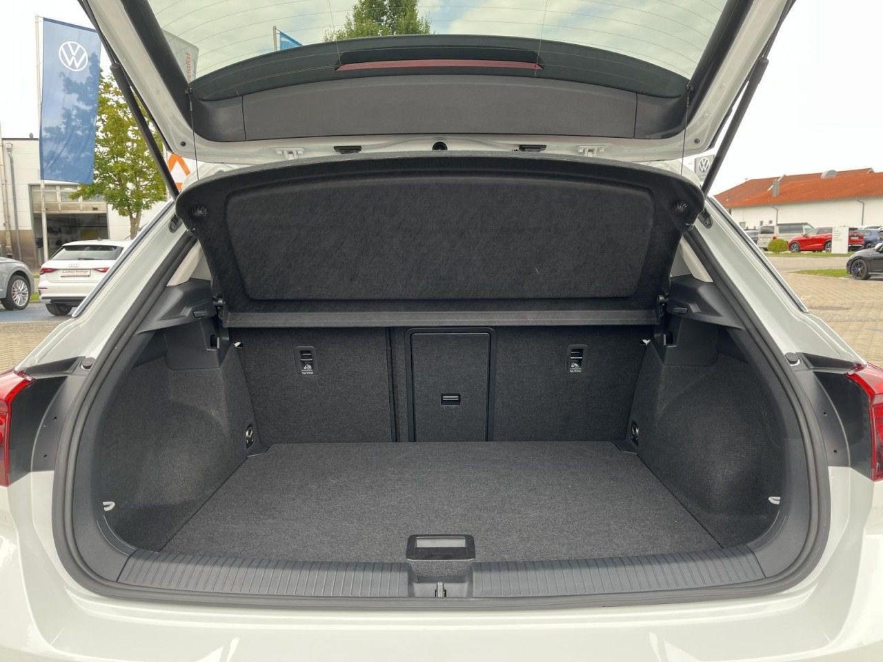 T-Roc 1,5 TSI DSG Style (LED+Klima+ACC+App)