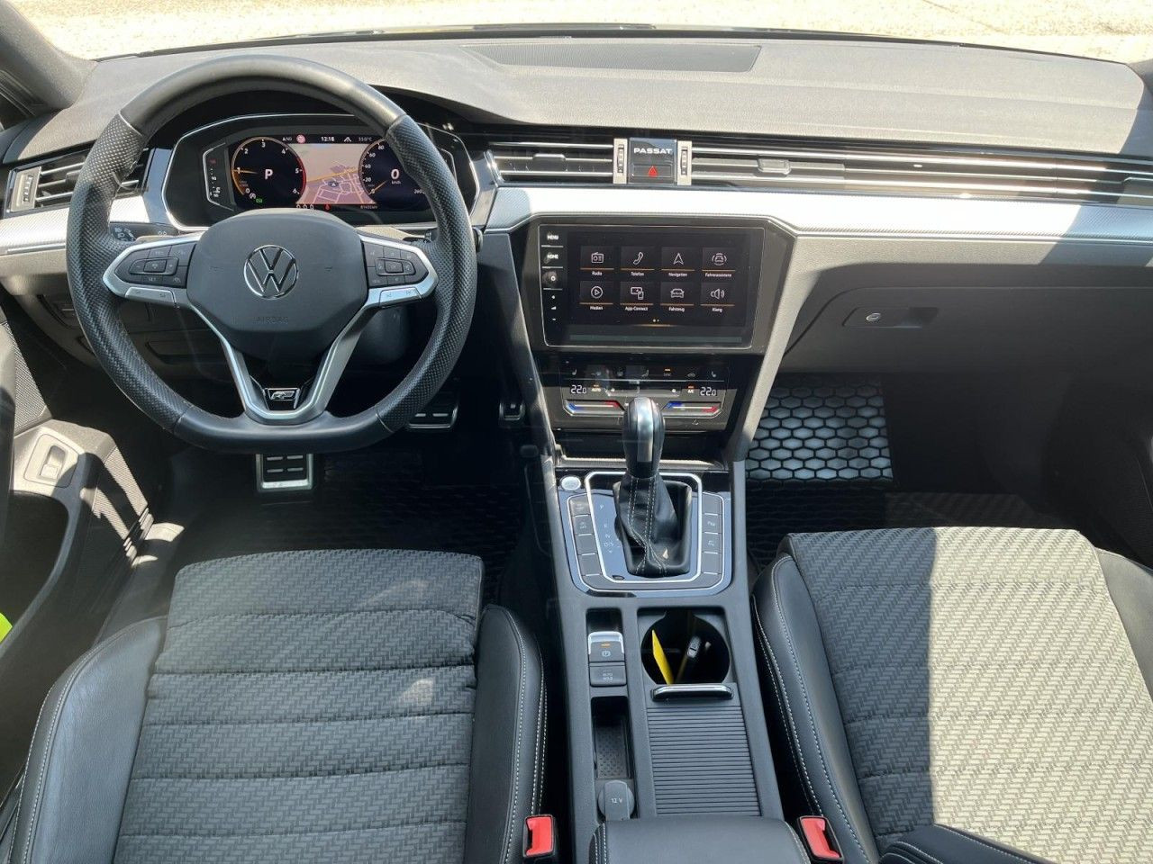 Passat Variant 2.0 TDI DSG R-Line (MatrixLED+AHK+Standh.+R-Kamera)