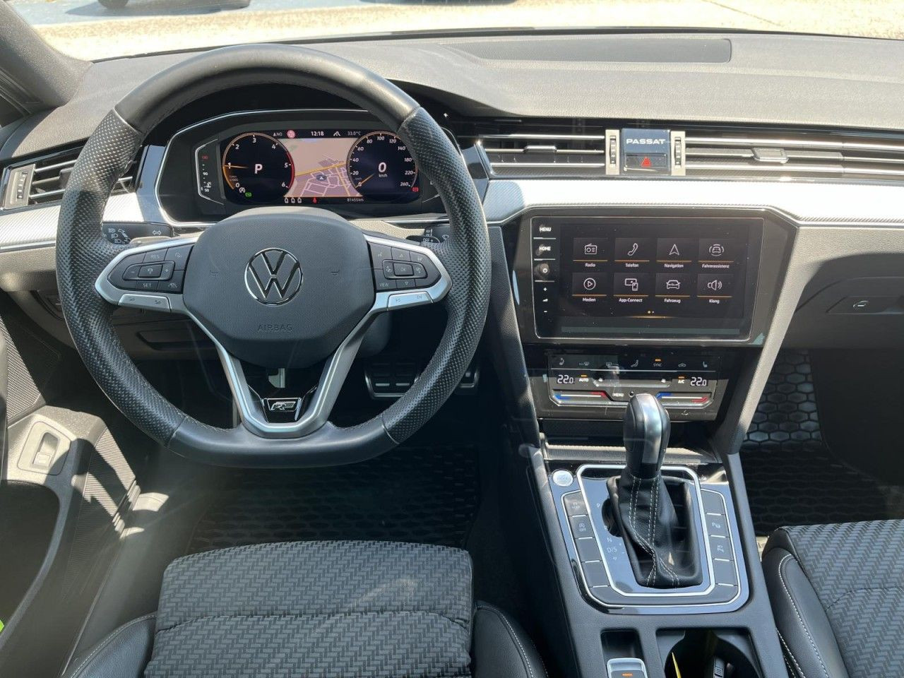 Passat Variant 2.0 TDI DSG R-Line (MatrixLED+AHK+Standh.+R-Kamera)