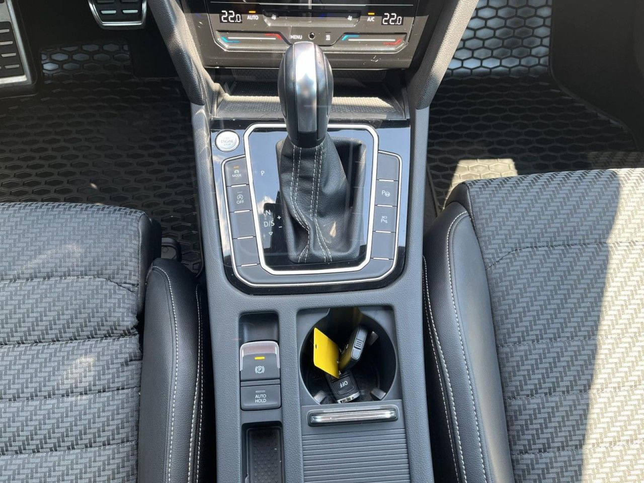 Passat Variant 2.0 TDI DSG R-Line (MatrixLED+AHK+Standh.+R-Kamera)