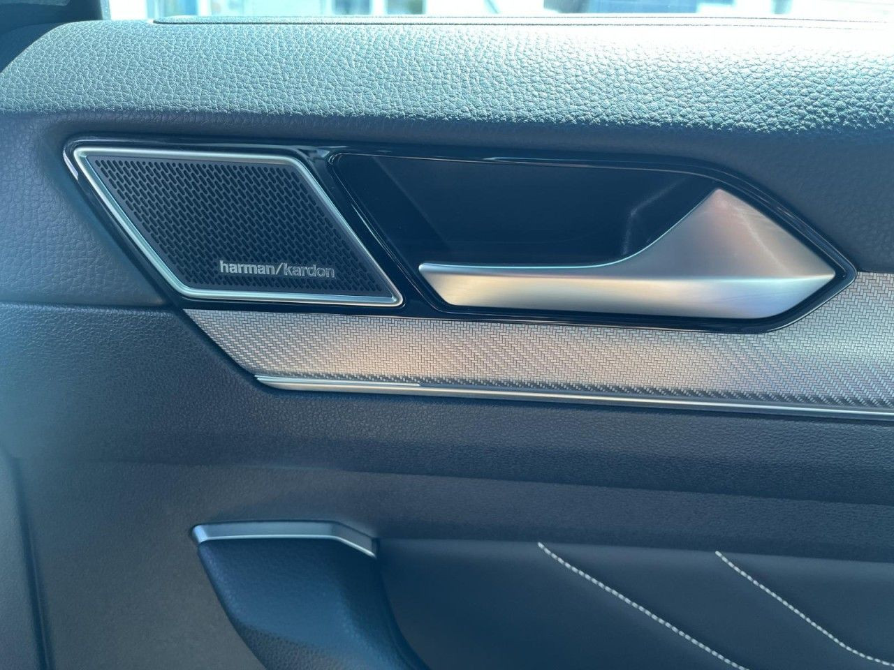 Passat Variant 2.0 TDI DSG R-Line (MatrixLED+AHK+Standh.+R-Kamera)