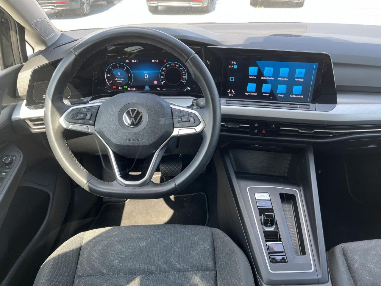 Golf VIII Variant 2,0 TDI DSG Life (LED+RearView)