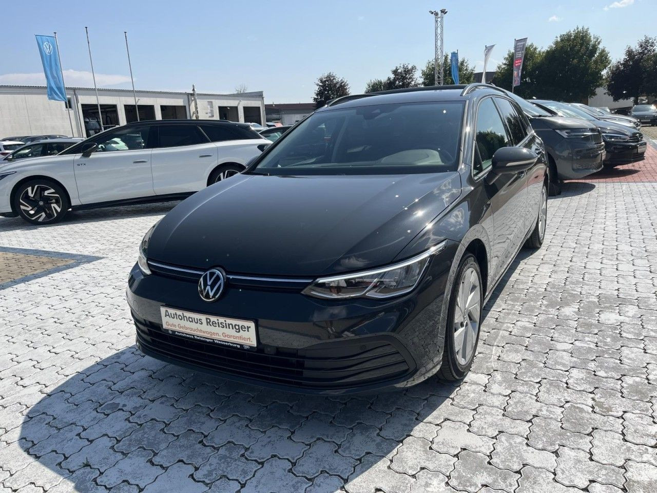 Golf VIII Variant 2,0 TDI DSG Life (LED+RearView)