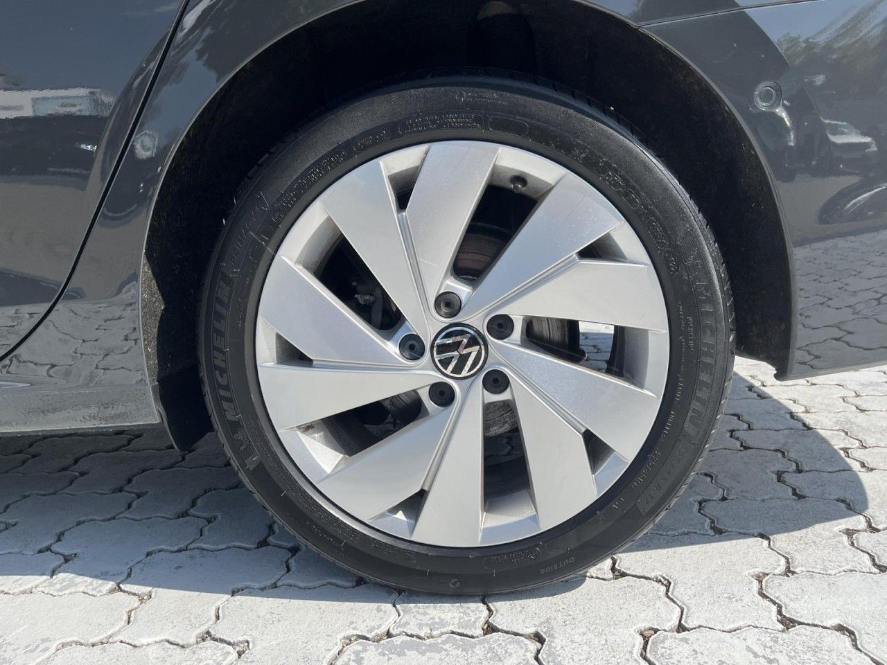 Golf VIII Variant 2,0 TDI DSG Life (LED+RearView)