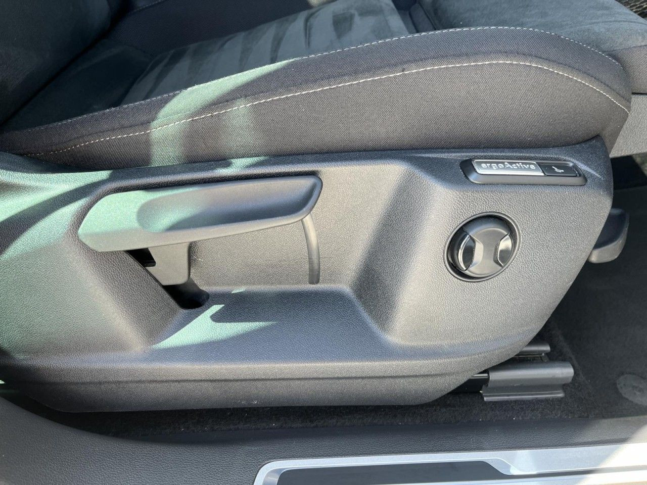 Tiguan 1.5 TSI Elegance DSG (MatrixLED+APP+NAVI+AHK+Panor.+Standh.+RearView)