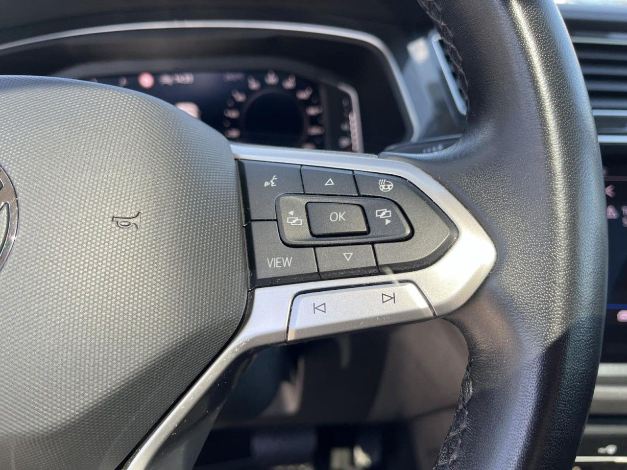 Tiguan 1.5 TSI Elegance DSG (MatrixLED+APP+NAVI+AHK+Panor.+Standh.+RearView)