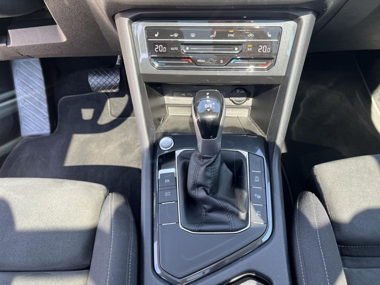 Tiguan 1.5 TSI Elegance DSG (MatrixLED+APP+NAVI+AHK+Panor.+Standh.+RearView)