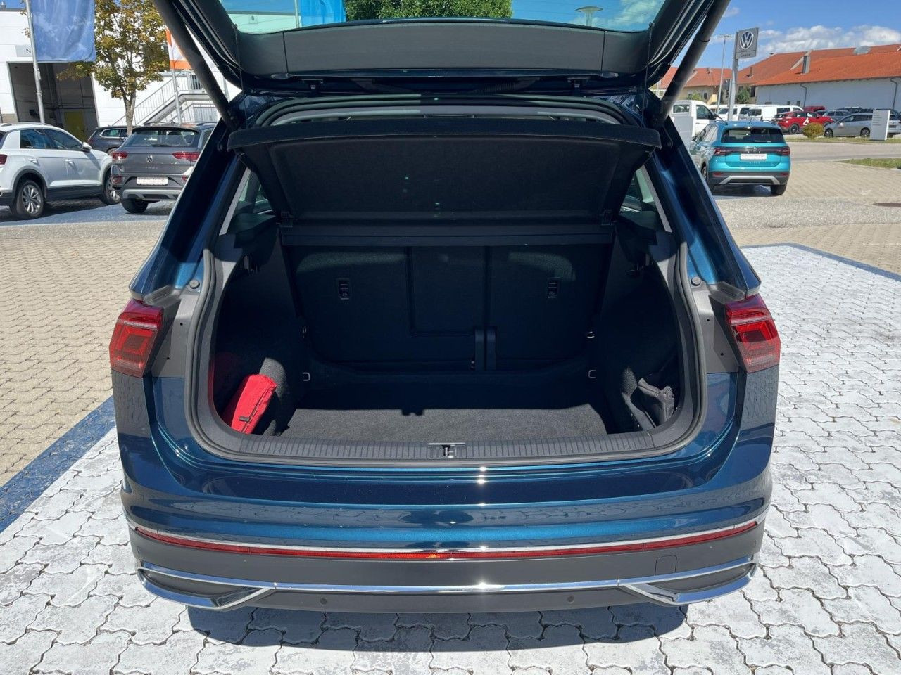 Tiguan 1.5 TSI Elegance DSG (MatrixLED+APP+NAVI+AHK+Panor.+Standh.+RearView)