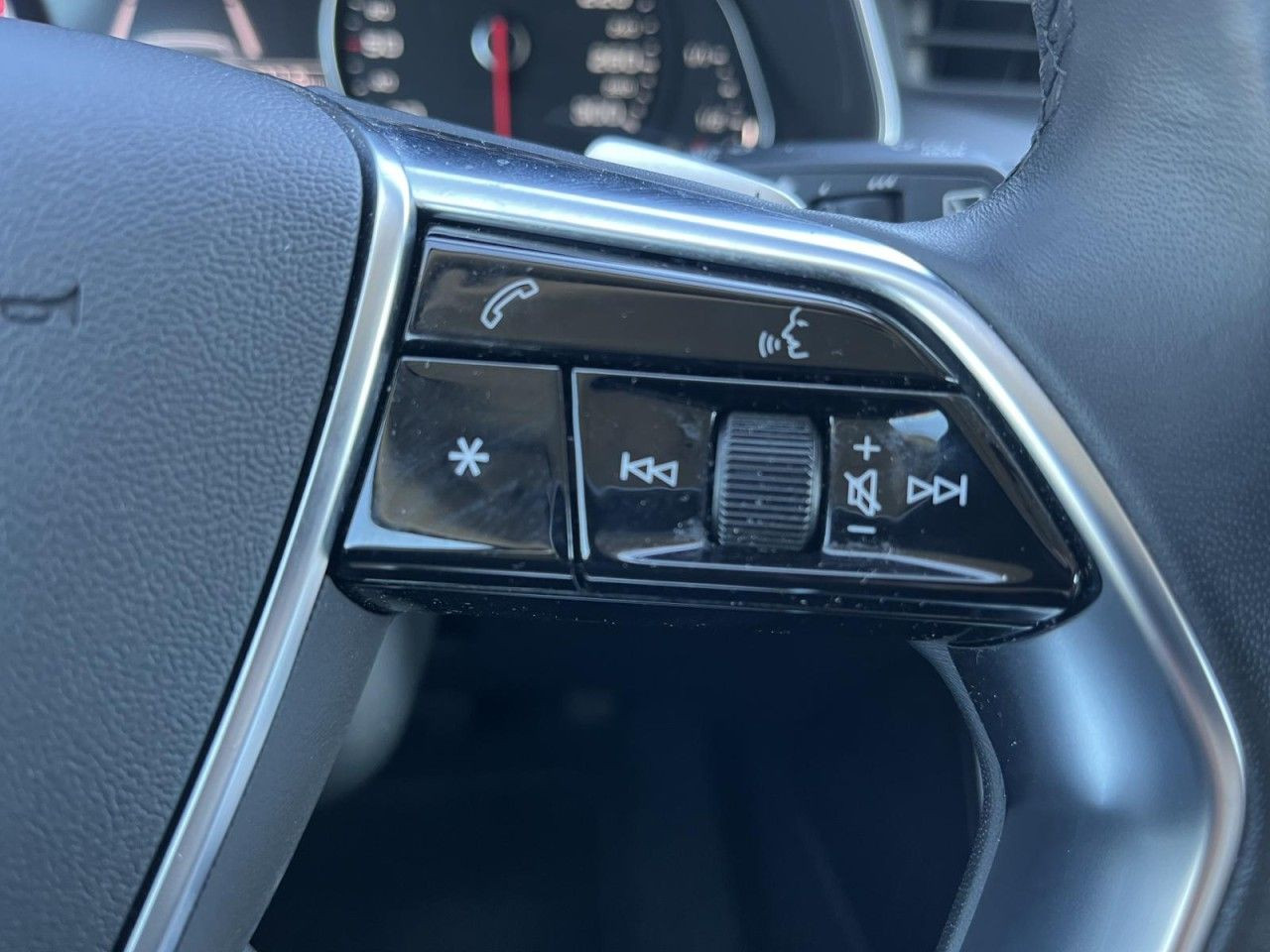 A6 Avant 40 2.0 TDI S tronic quattro (Navi+LED+PDC)