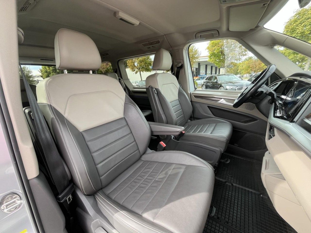 T7 Multivan 2.0 TDI DSG Style (Leder+STH+AHK+Head-Up)