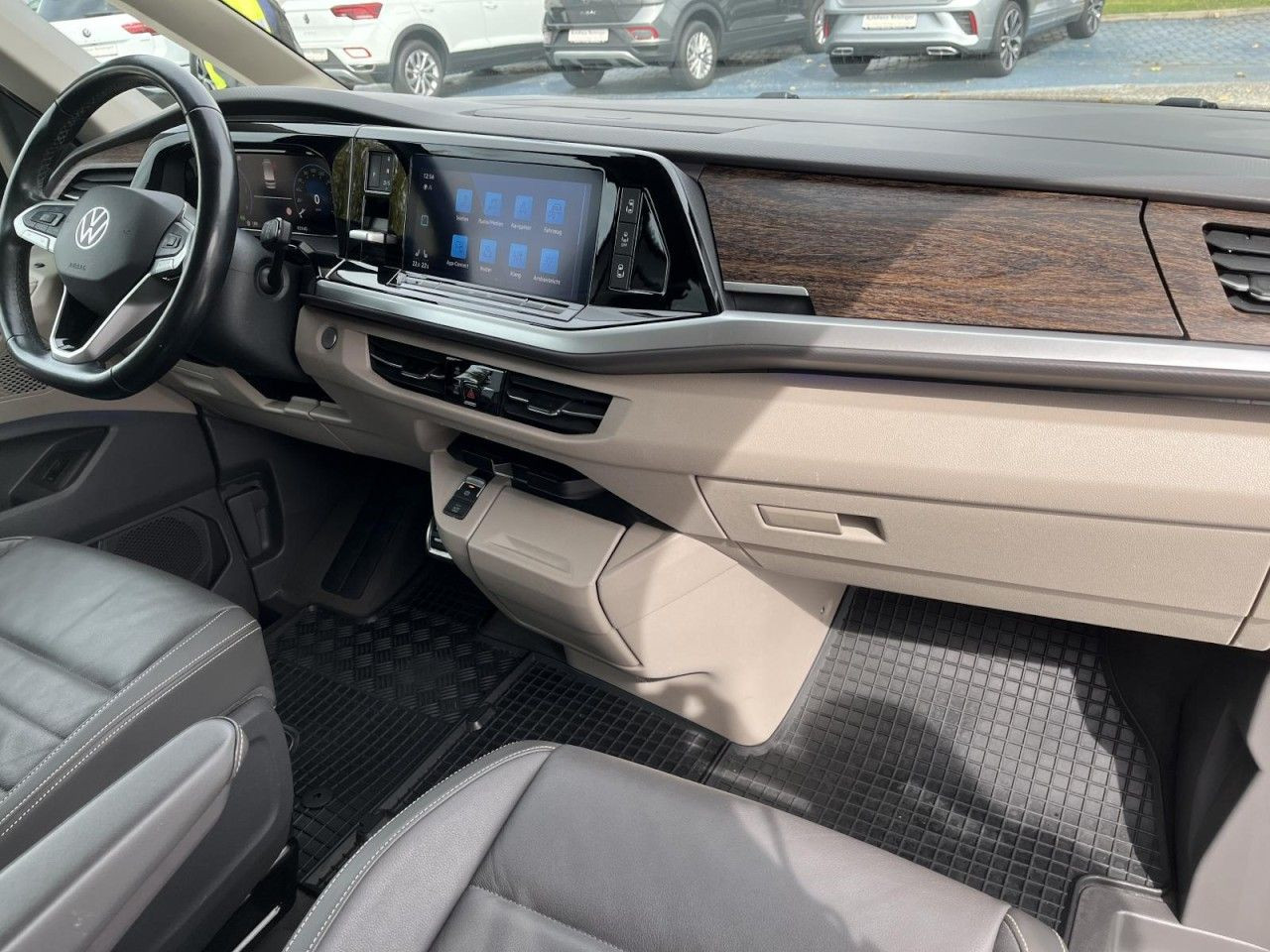 T7 Multivan 2.0 TDI DSG Style (Leder+STH+AHK+Head-Up)