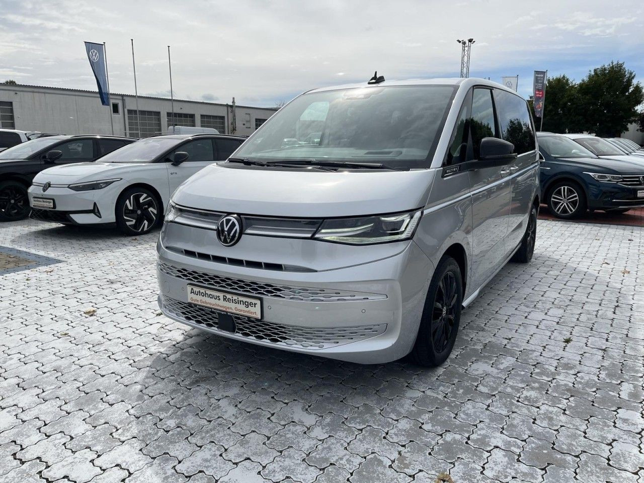 T7 Multivan 2.0 TDI DSG Style (Leder+STH+AHK+Head-Up)