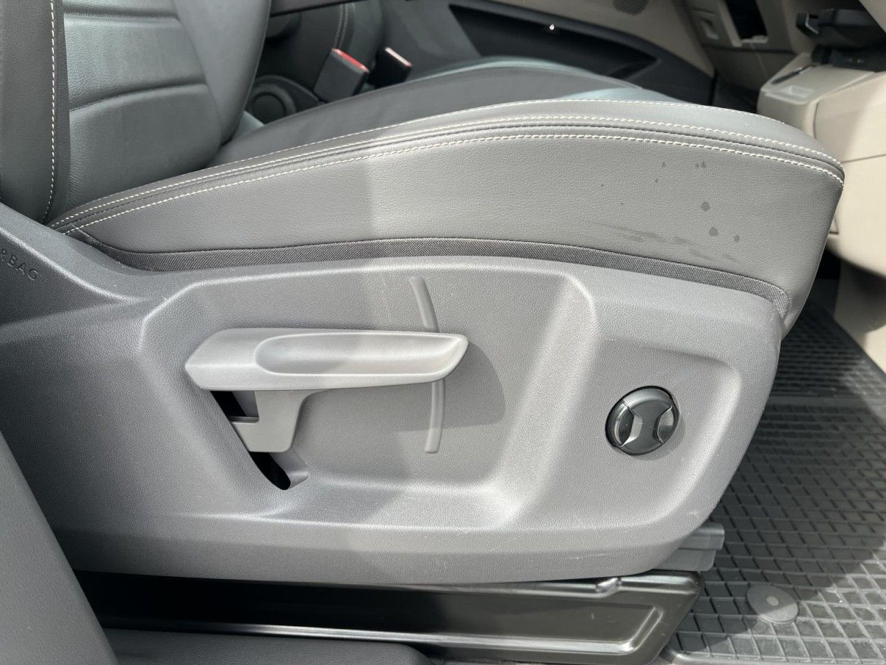 T7 Multivan 2.0 TDI DSG Style (Leder+STH+AHK+Head-Up)