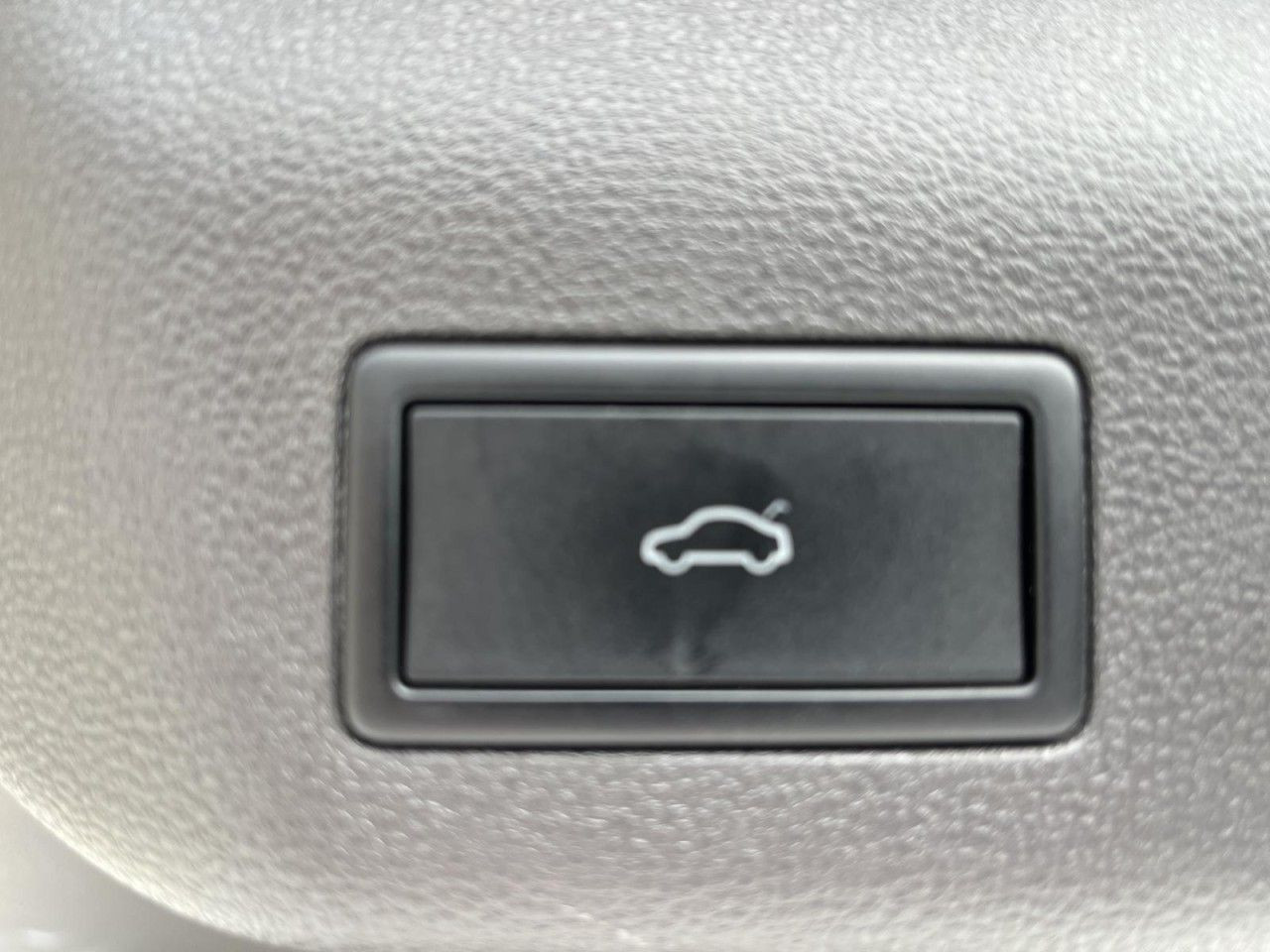 T7 Multivan 2.0 TDI DSG Style (Leder+STH+AHK+Head-Up)
