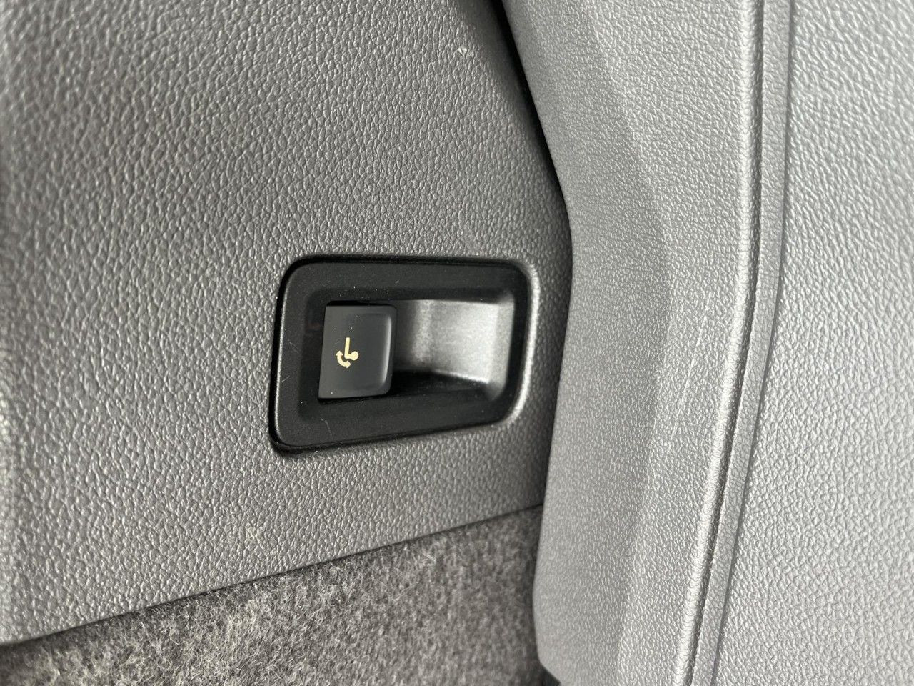 T7 Multivan 2.0 TDI DSG Style (Leder+STH+AHK+Head-Up)