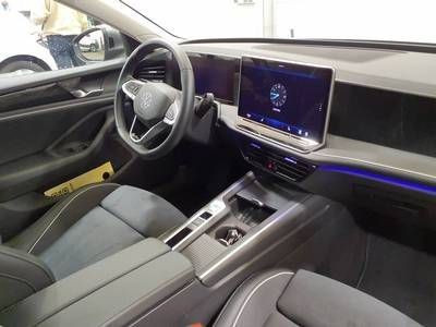 Passat Variant 1.5 eTSI Business DSG (LED+NAVI+APP+AHK+ACC+RearView)