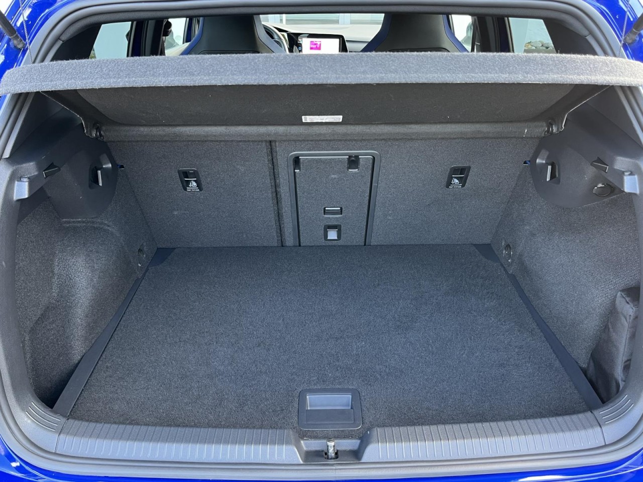 Golf R 2,0 TSI DSG 4Motion (IQLight+RearView+Keyless)