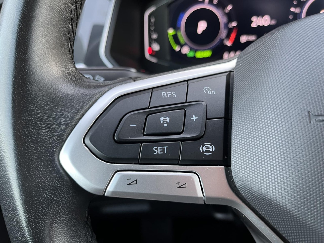 Tiguan 1,4 TSI eHybrid DSG (Navi+LED) Klima