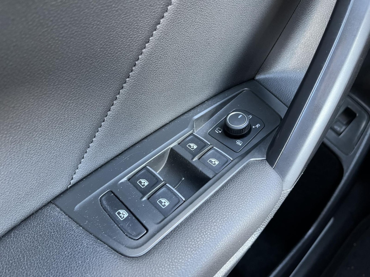 Tiguan Allspace 2,0 TSI DSG 4MotionElegance (AHK+Navi+Leder)