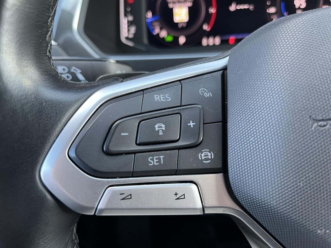 Tiguan Allspace 2,0 TSI DSG 4MotionElegance (AHK+Navi+Leder)