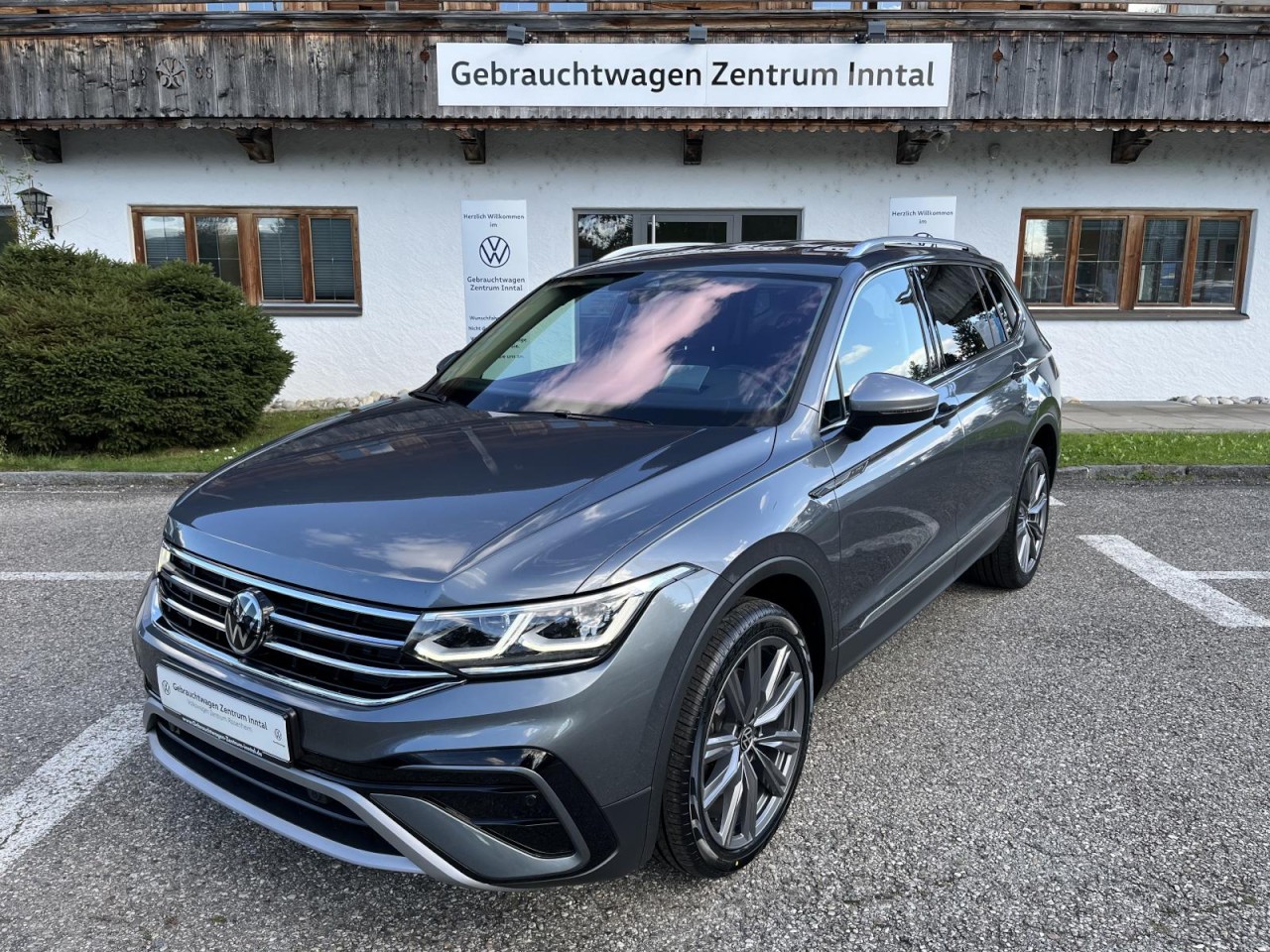 Tiguan Allspace 2,0 TSI DSG 4MotionElegance (AHK+Navi+Leder)