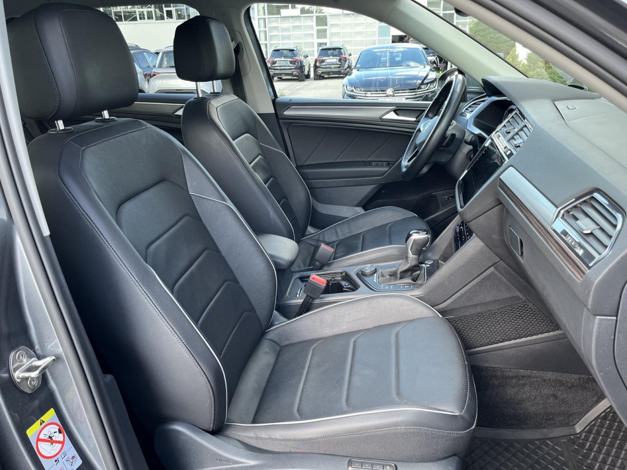 Tiguan Allspace 2,0 TSI DSG 4MotionElegance (AHK+Navi+Leder)